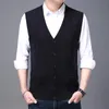 Herrtröjor högkvalitativ autum vinter coola modemärke stickad v hals tröja väst koreanska kabel män ull casual mens klädmens olga2