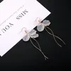 Clip-on Screw Back 2022 Koreaanse witte acrylblaadjes Lange clip op oorbellen voor vrouwen accessoires Ooringen mode juwelierclip-on-on