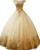 Abiti da ballo lunghi Abiti in pizzo dorato Applique Abiti stile Quinceanera Abiti formali Tulle Dolce 15 16 Abito da ballo Abiti da 15 anos