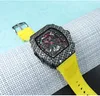 2022 3-контактный роскошный новый мужской высококачественный алмазный кварцевый часы полый стекло обратно из нержавеющей стали корпус черные резиновые часы