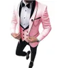 Novo noivo rosa Tuxedos Shawl lapela Slim Fit Groomsmen Vestido de noiva Excelente homem de jaqueta homem Blazer de 3 peças de calças de traje de vestuário 1296