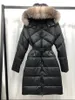 Europa Diseñador Chaquetas Mujeres Pato Down X-Long Parkas Ganso con cinturón Sudadera con capucha Etiqueta blanca Abrigo con capucha Big Fox Fur Parka Ropa de abrigo Negro Verde Marrón