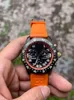 品質のカジュアルウォッチブラックダイヤルVKバッテリークロノグラフムーブメント腕時計オレンジラバーストラップDPファクトリーで男性の時計