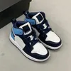 2023 Modedesigner Slides Athletic Kid Basketball Shoes Jumpman Game Spädbarn Royal Scotts Obsidian Chicago Bred Sneakers Melody Mid Mu