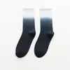 Носки чулочно -носочные изделия Unisex 2022 Модная команда хлопок красочный дышащий высококачественный неоновый цвет женщины и мужчины спортивны с длинными носками