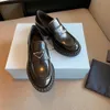 2021S Autumn Luxury Designer Casual Sapato Mulheres Sapatos de Loafer Supotos de Couro escovados Brand Sneakers Black Patent Rubber Platform Low Cut EU35-41