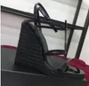 Diseñador-Nuevo 2019 Diseñador Mujer Tacones de cuña Sandalias de calidad superior Correa en T Bombas de tacón alto Vestido de charol para mujer Zapatos individuales Letra S