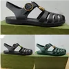 Designerinnen Frauen Sandalen hochwertige Frauenrutschen Kristallkalb Leder Casual Schuhe gesteppte Plattform Summer Beach Slipper 35-42 mit Schachtel und Einkaufstasche 001