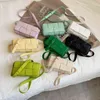 HBP Crossbody Bag Стильное плетеные кожаные клетчатые сундуки для женщин для женщин в ткацком дизайне.