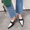 INS Nytt lyxvarumärke Kvinnor Sandal Close Toe Slingback Pumps Tunna klackskor Mode ihålig spetsad tå Mule fransk brittisk stil G220520