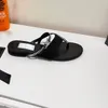 Kobiety Luksusowe kapcie Projektant Letnie Panie Slajdy Designer Łańcuch Diamentowy Buty Płaskie Plażowe Buty Moda Flip Flops Sandal Rozmiar 35-41