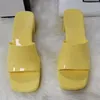 Sandali di lusso Donna Designer Tacco grosso Scivoli Pantofole con fondo spesso Sandali con tacco in pelle brillante Piattaforma con alfabeto Pantofola da donna