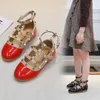 Tutte le taglie 21 36 Scarpe da ragazza Primavera Bambini Ragazza Rivetti Sandali estivi stile principessa piatti a T legati 220525