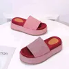 2022 Femmes Designer Pantoufles Alphabet Lady Plate-forme Sandales Summer Beach Sandal Brodé Coton Diapositives Fond épais Chaussures décontractées avec boîte