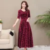 Sukienki swobodne kobiety jesienne zima Wysokiej jakości Vintage Velvet Bodycon Long Femme Elegancka szafka w szafce w szyku w 40casual W40casual