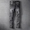 Black Man Skinny Jeans Designer Gris Fit Rip Skull Slim Biker pour Hommes Denim Détresse Culte Rappeur Rue Poche À Fermeture Éclair Longue Jambe Droite Adoucisseur Extensible Vintage 2022