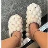 2023 Summer Designer Slogs Slides Женские тапочки массаж креативные арахисовые скольжения в дыру в дыре