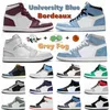 مع جامعة بوكس ​​زرقاء 1S Jumpman 1 أحذية كرة السلة للرجال ، حذاء أحذية حذاء رويال رويال باين جرين كورت البحر الأرجواني.