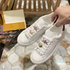 Mode designer schoenen hart buckle klassieke suède fluweel velvet lederen dames flats platform oversized sneaker heren heren espadrille flat