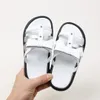 Barn Sandal Summer Dress Shoes Child Designer Outdoor Sneakers Storlekar 26-35 Boy Girl White Slipper Sko inklusive varumärkesskobox