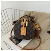 Designer handbag Store 70% Off Vintage Print Crossbody Luxury Leather Shoulder s for Women Retro Round Messenger Bag