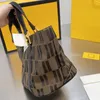 Kvinnor Toppkvalitetsdesignv￤skor Fashion Canvas Print Tote Bag Lady Leather Luxurys Designers Handv￤skor Cowboy Black Crossbody Handbag Walls 002