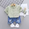 0-4-jarige baby Solid Color Striped Shirt Short Sleeveved Suit 2022 Zomer Nieuwe T-shirt jeans tweedelig Casual Sportswear G220521