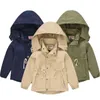 2021 Giacca per maglioni per ragazzi autunnali di New Teenager Spring Autumn Giacca da cappello con cappuccio staccabile per bambini Windjacket J220718