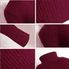 Suéter delgado de punto torcido de manga larga con cuello de tortuga de color sólido de invierno para hombres casuales L220801