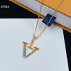 Fashion Men Pendant Necklace Designer Jewelry for Women Designers Halsband Luxury Diamond Wedding Engagement Lovers Gift Letter L Box