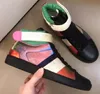 2022 Designer Sapatos casuais clássicos Guia feminina Moda Sapatos masculinos Luxemburgo Rainbow Red e verde listrado de tampa alta listrada
