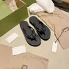 NYHET Lädersandal för kvinnor Designer för kvinnor Slides string sandal med flip flops Tofflor Metallkedja Mode Sommar Beach Bee toffel Större