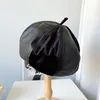 Beretten Japans ontwerp Beret hoed vrouwelijke literaire kleur bijpassende champignon suède stitch pu lederen schilder stewardess hatberetten