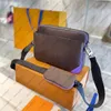 Мужские подлинные кожаные трио 2022 Мессенджеры сумки роскошные дизайнерские расцветы с кузовом 3 в 1 модная сумочка мини -пакет рюкзак