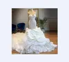 Luxuriöses Meerjungfrau-Hochzeitskleid mit Herzausschnitt, Perlen und Perlen, abgestufte Rüschen, Kapellenschleppe, Brautkleider, schulterfrei, sexy Brautkleider Plus274t