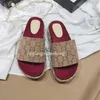 24SS Designer Sapatos Slippers femininos Flipes de deslizamento de luxo Bordado de fundo espesso de fundo de borracha de borracha de borracha impressa chinesa 35-45