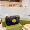 أزياء حقائب الكتف النسائية نساء سلسلة كروس جسم Marmont 2022 Quilted Heart Leather Handbags Female Pur230s