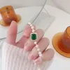 Altri braccialetti Gioielli di moda Temperamento Bracciale in cristallo di zircone verde quadrato Bracciale da donna con perle d'acqua dolce regolabili estensibiliAltro