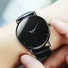 Quartz Watch Alloy Round Dial Leather Strap för Män 2022 Trend Snygg Minimalistisk Mode Armbandsur Gift