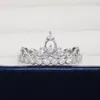 Bröllopsringar Huitan Princess Crown Shiny Crystal Zircon Women Engagement Proposal Finger Ring For Lover Elegant Female Fashion Jewelry Rita