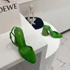 L'Attico Luz 115 Scarpe con tacco grosso Décolleté in pelle verniciata verde con tacco a spillo con fibbia e fibbia alla caviglia Scarpe con dita chiuse per donna Designer di lusso Calzature di fabbrica