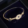 Nouveaux bracelets à la mode plaqué or 18 carats bleu gemme Evil Ey Micro Pave CZ Blue Ey Bracelet Bracelet pour cadeau de la Saint-Valentin