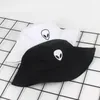 Berets Schwarz Weiß Solide Alien Eimer Hut Unisex Bob Caps Hip Hop Gorros Männer Frauen Sommer Panama Kappe Strand Sonne angeln HutBerets