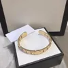 Braccialetti di moda con lettera in oro e braccialetti in argento placcato per donna e uomo Fornitura di gioielli