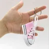 Mini Simulation Shoes Keyring Canvas Keychain for Women Girl Souvenir Presentväska Nyckelhållare Tillbehör Casual G220421