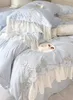 2022 럭셔리 탑 100%면 5pcs 자수 블루 레이스 침구 세트 이불 커버 침대 시트 베개 스테인 침대 킹 퀸 아름다운 고귀한 궁전 왕실 침대