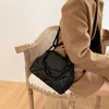 2022 Ny stil kvinnliga väskor broderad färgmatchande kedjedumpling väska singel axel messenger handväska