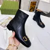 Designer Boots Luxury Boot äkta Leather Martin Boots Ankel Booties Woman Short Boot Sneakers Trainers Slipper Sandaler av Shoebrand W163 05