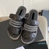 2022 블레이드 여성 대마 로프 짠 금속 체인 샌들 슬리퍼 디자이너 패션 럭셔리 우아한 간단한 소재 플랫 신발 편안한 디자인