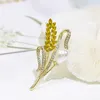 Lüks Kristal Buğday Kulak Broş Yaka Pin Takım Elbise için Uygun Parlak Rhinestone Bayanlar Mizaç Broş Takı